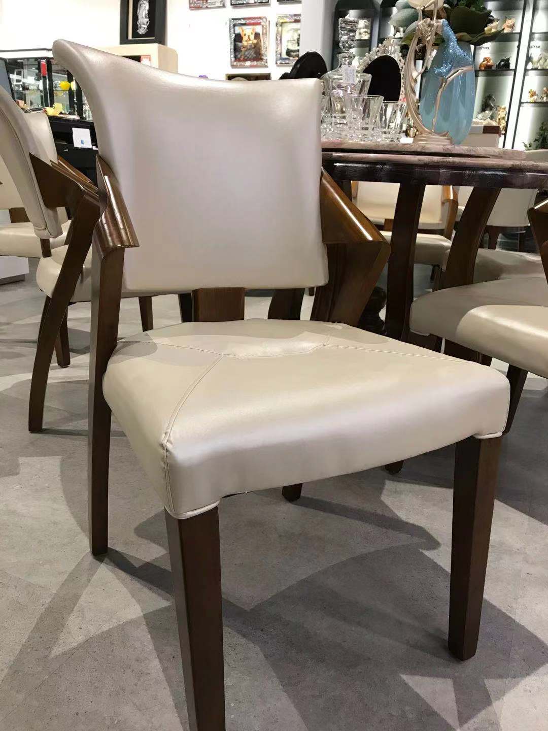 527 DINING CHAIR