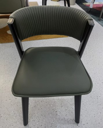 D522D DINING CHAIR