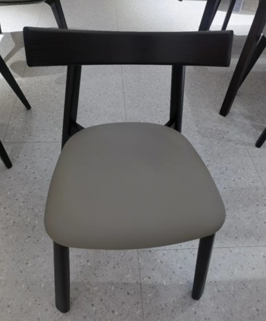 D5702 DINING CHAIR